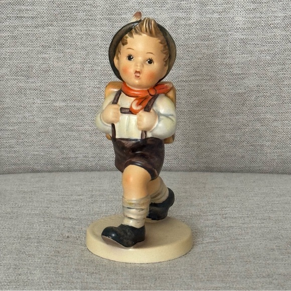 School Boy - Goebel M. I. Hummel Figurine #82 2/0 TMK6 - Picture 4 of 13